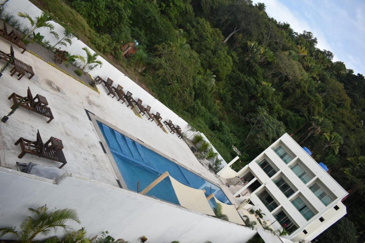 Malaki Hotel Los Ayala Exterior photo