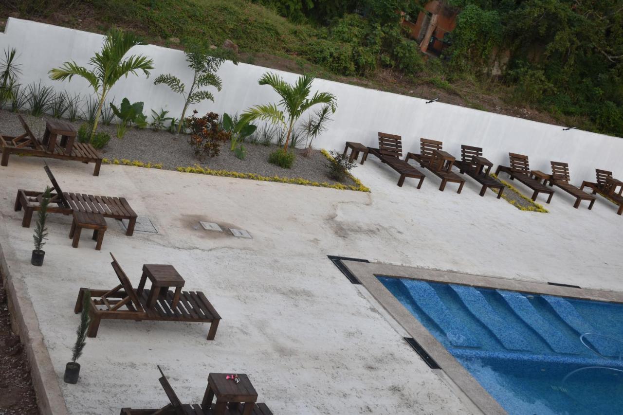 Malaki Hotel Los Ayala Exterior photo