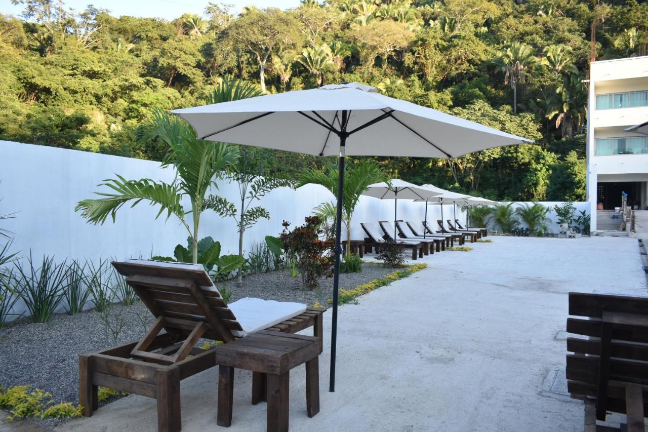 Malaki Hotel Los Ayala Exterior photo