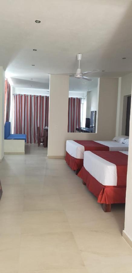 Malaki Hotel Los Ayala Exterior photo