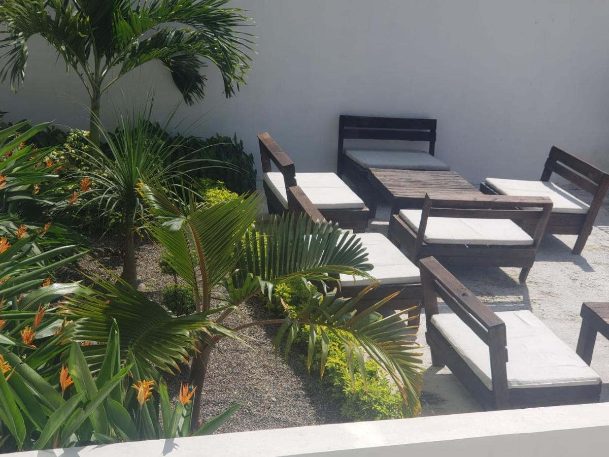 Malaki Hotel Los Ayala Exterior photo
