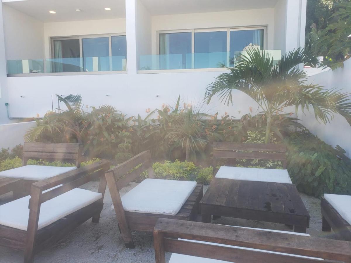Malaki Hotel Los Ayala Exterior photo